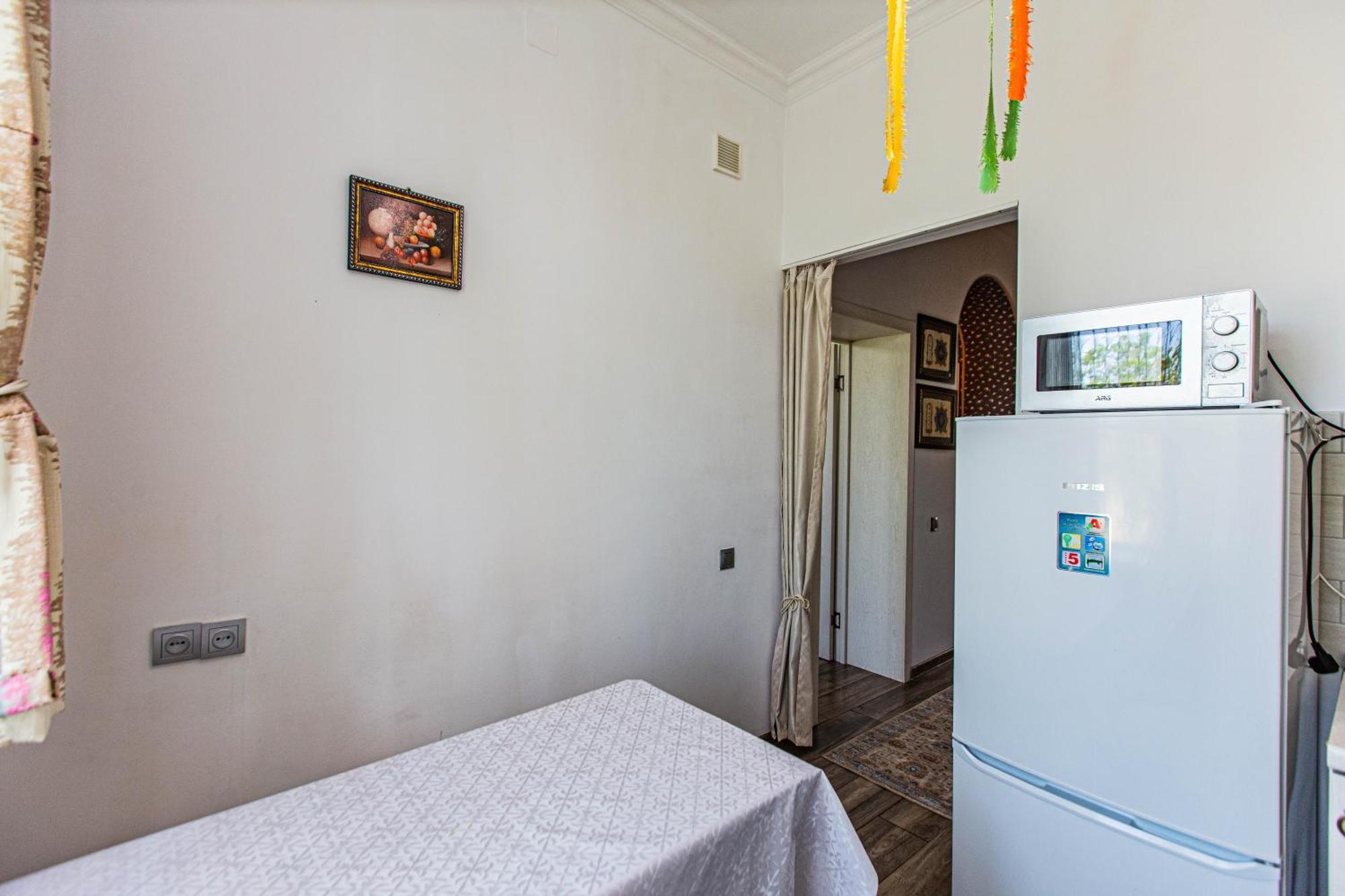 Apartment двухкомнатная евро двушка в самом центре алматы, 10 минут ходьбы до арбата #24 Almaty