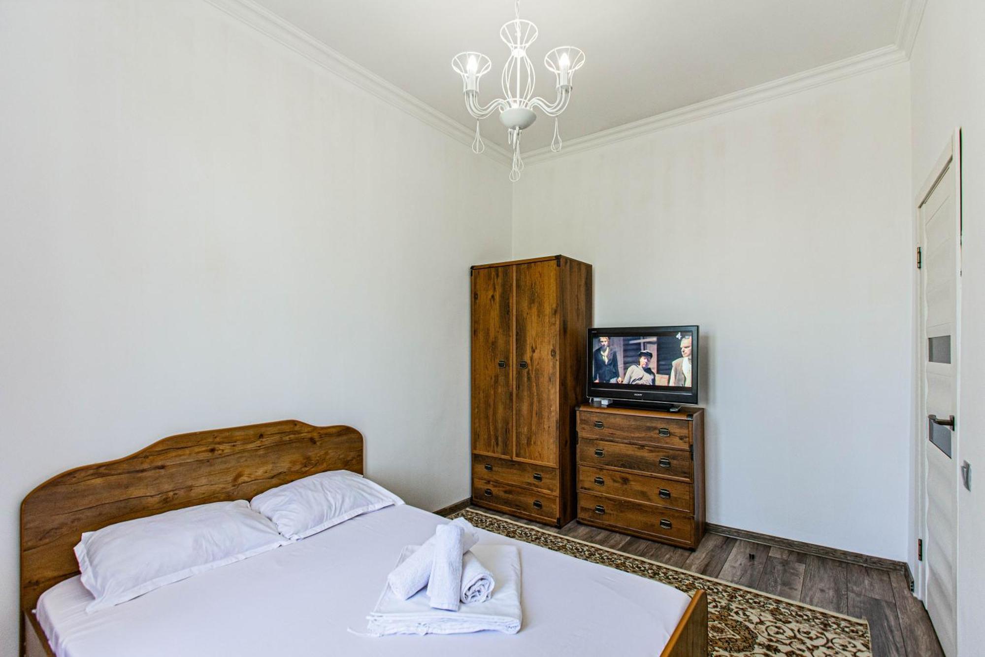 Apartment двухкомнатная евро двушка в самом центре алматы, 10 минут ходьбы до арбата #24