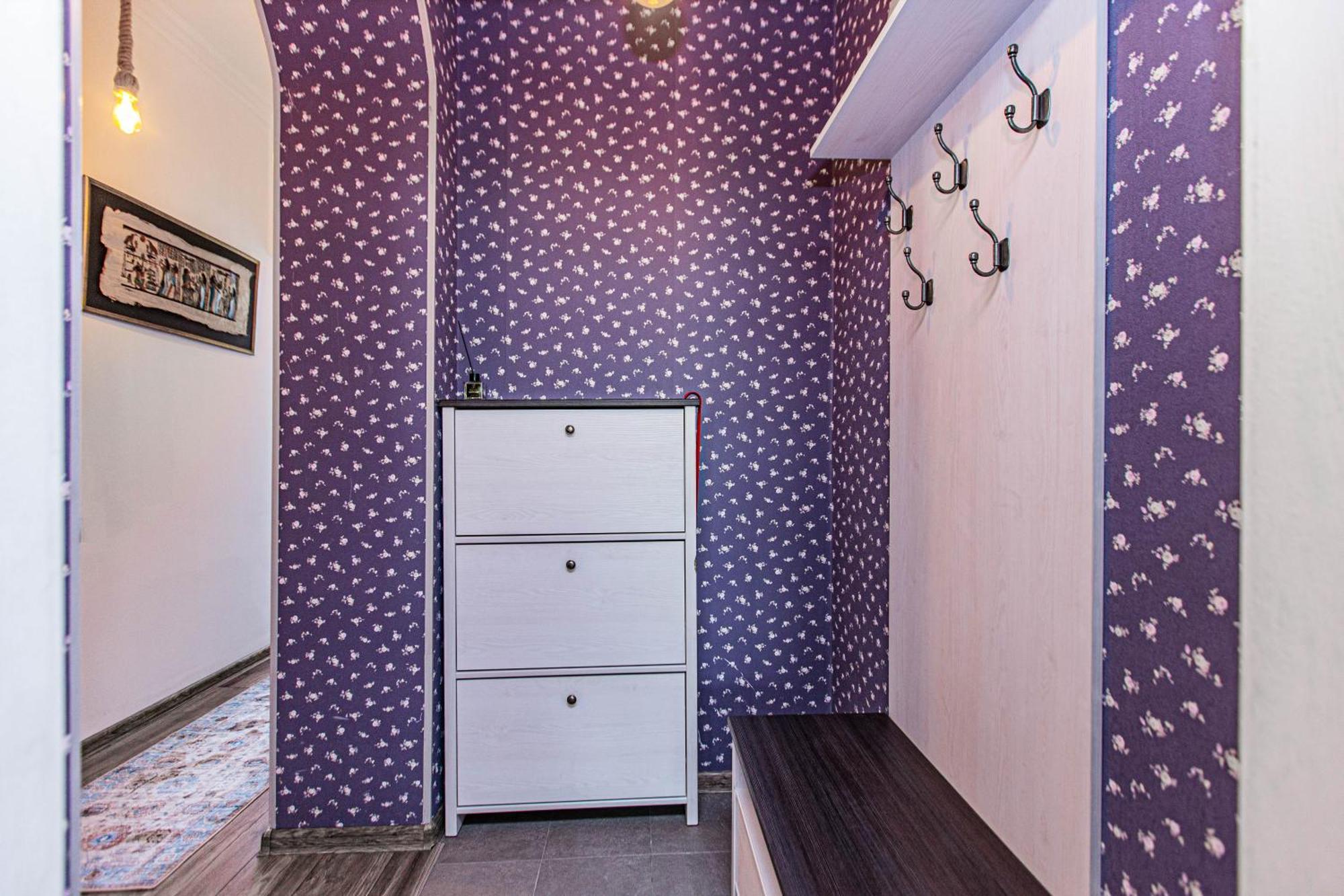 Apartment двухкомнатная евро двушка в самом центре алматы, 10 минут ходьбы до арбата #24 Almaty