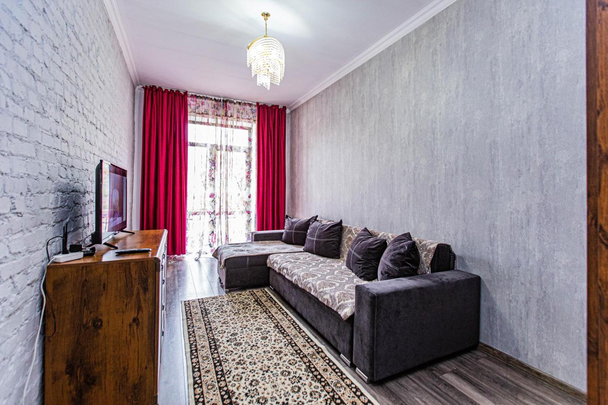 Apartment двухкомнатная евро двушка в самом центре алматы, 10 минут ходьбы до арбата #24 *